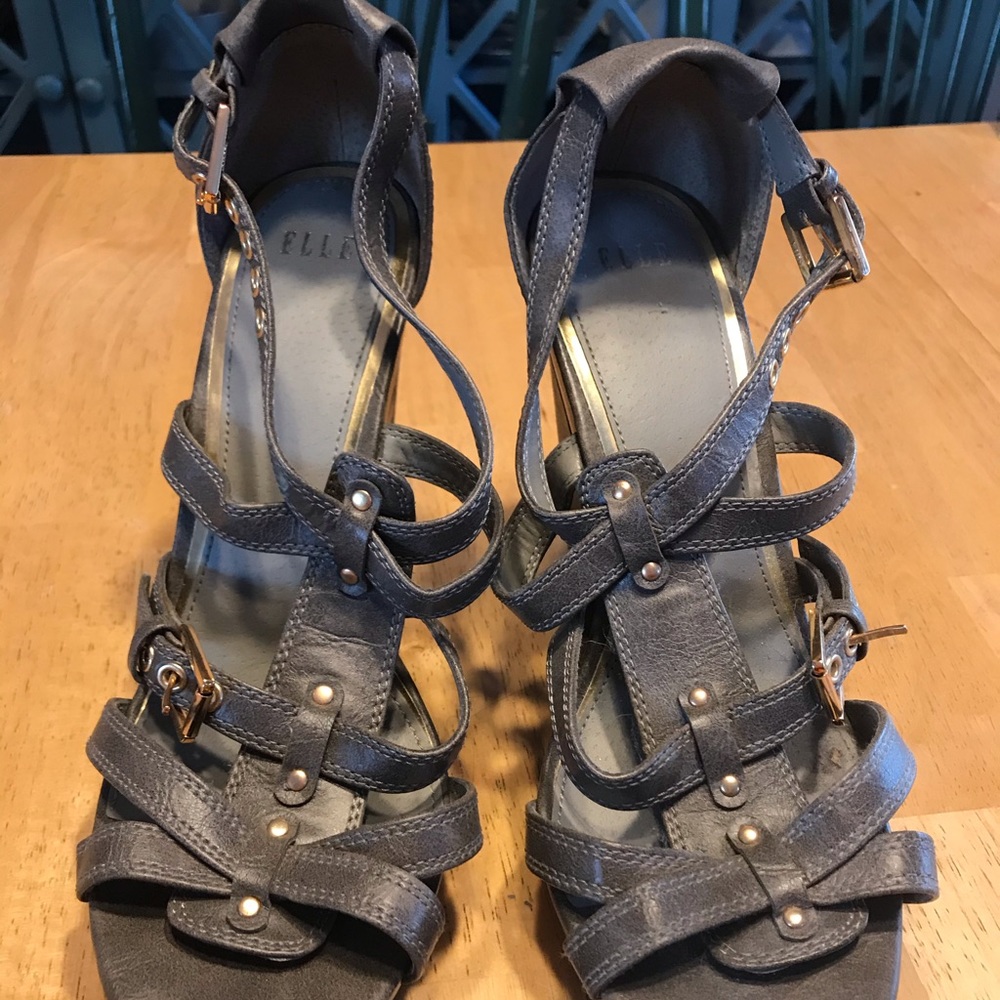 Elle Wedges
